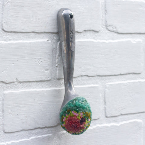 Vintage Ice Cream Scoop Puff | Berry + Green